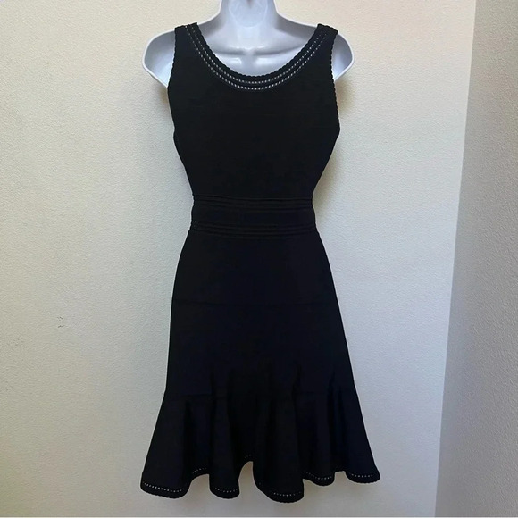Diane von Furstenberg Perry Sleeveless Fit-and-Flare Dress - Picture 4 of 12